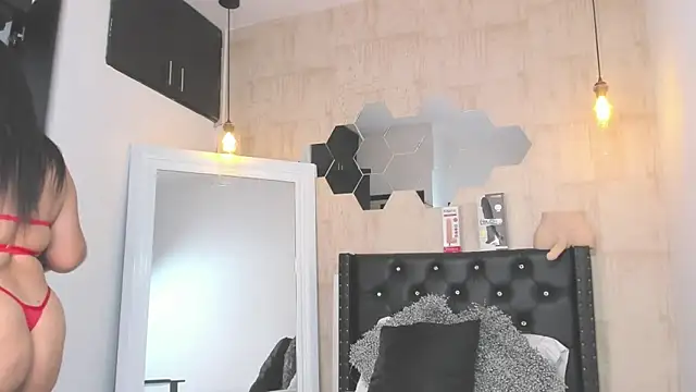 Snapshot of Fransheska-mon chatting on November 2025 01:33:02 PM Fransheska-mon online show from November 2025 01:33:02 PM