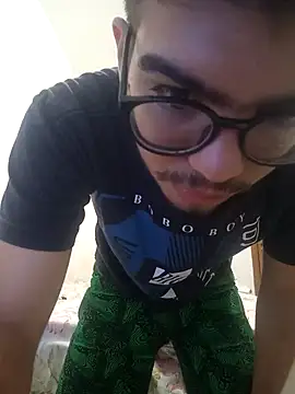 Snapshot of Edwardsky000 chatting on December 2024 05:11:01 PM Edwardsky000 online show from December 2024 05:11:01 PM