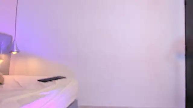 Snapshot of Axel_brunette1 chatting on February 2025 10:58:01 PM Axel brunette1 online show from February 2025 10:58:01 PM