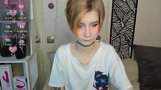 Snapshot of Angel_Jules chatting on January 2025 01:06:01 AM Angel Jules online show from January 2025 01:06:01 AM