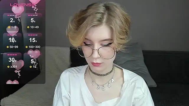 Snapshot of Angel_Jules chatting on February 2025 04:07:02 AM Angel Jules online show from February 2025 04:07:02 AM