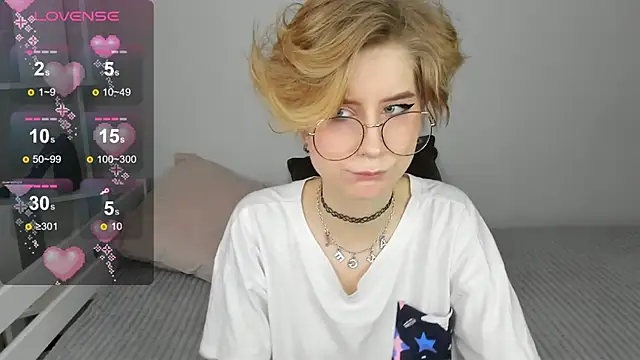 Snapshot of Angel_Jules chatting on February 2025 08:06:01 AM Angel Jules online show from February 2025 08:06:01 AM