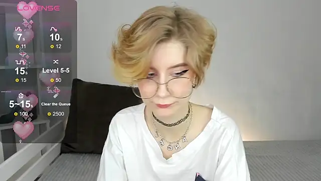 Snapshot of Angel_Jules chatting on February 2025 11:10:02 AM Angel Jules online show from February 2025 11:10:02 AM