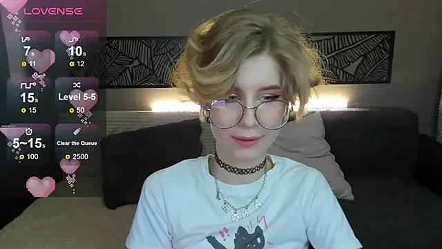 Snapshot of Angel_Jules chatting on March 2025 04:06:02 AM Angel Jules online show from March 2025 04:06:02 AM