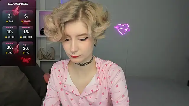 Snapshot of Angel_Jules chatting on October 2025 12:42:02 AM Angel Jules online show from October 2025 12:42:02 AM