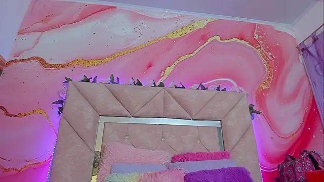 Taylor  cooper online show from September 2025 06:33:01 PM