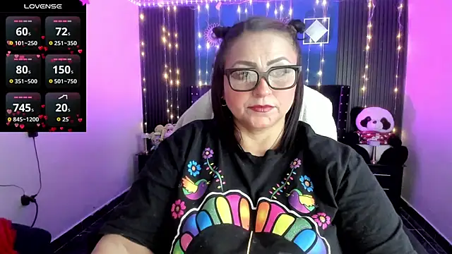 Snapshot of Ivonnee__ chatting on May 2026 09:09:02 PM Ivonnee online show from May 2026 09:09:02 PM