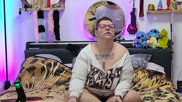 Snapshot of SunshineLexi chatting on November 2025 07:19:01 AM SunshineLexi online show from November 2025 07:19:01 AM