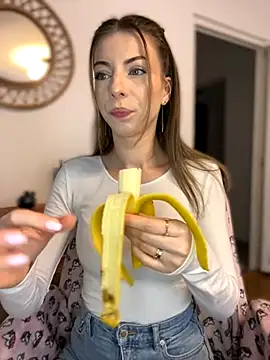 Mia Ethan online show from October 2025 07:17:02 AM