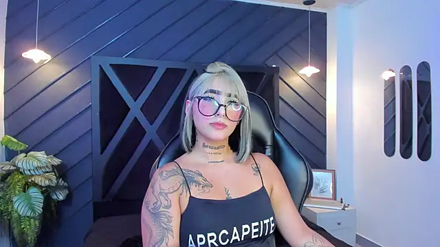 Alahia Dangelo online show from September 2025 11:54:02 AM