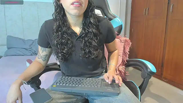  maria foxx  online show from April 2026 04:13:02 PM