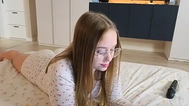 endlesssoffi online show from November 2025 07:39:02 PM