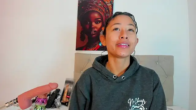 Milkdulce1 online show from March 2025 02:43:01 AM