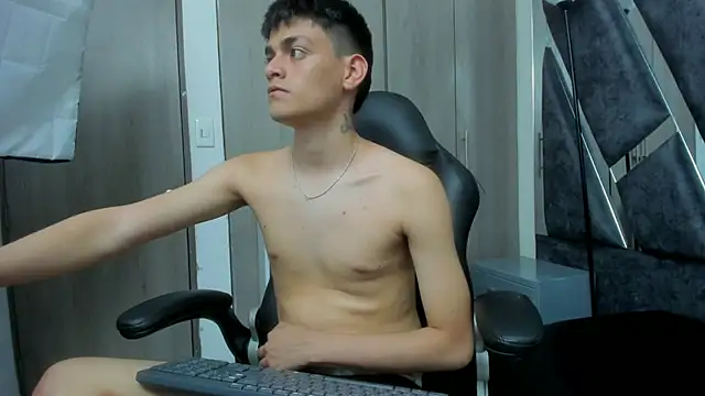 Snapshot of Yef_Thin chatting on November 2025 03:42:02 AM Yef Thin online show from November 2025 03:42:02 AM