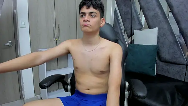 Snapshot of Yef_Thin chatting on February 2026 03:56:01 AM Yef Thin online show from February 2026 03:56:01 AM