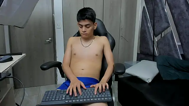 Snapshot of Yef_Thin chatting on February 2026 06:26:01 AM Yef Thin online show from February 2026 06:26:01 AM