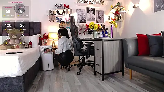 Carlajohnson online show from September 2025 12:59:01 AM