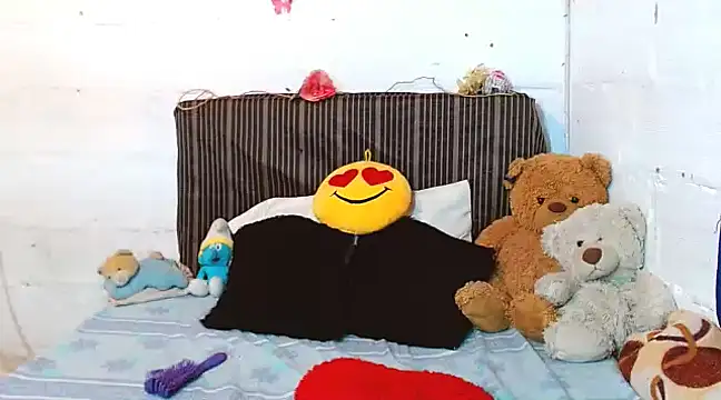 Snapshot of kendall-storm chatting on January 2025 10:24:01 PM kendall-storm online show from January 2025 10:24:01 PM