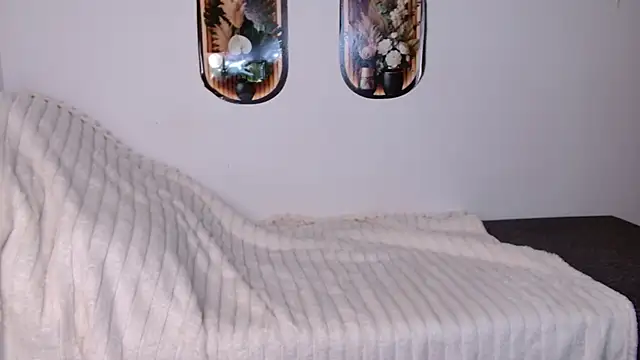 bellaa love  online show from April 2026 12:11:02 AM