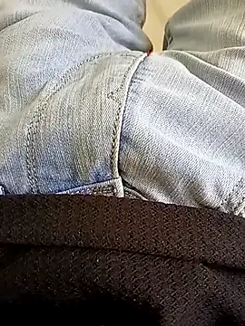 Snapshot of Cv_69 chatting on October 2025 05:41:01 AM Cv 69 online show from October 2025 05:41:01 AM