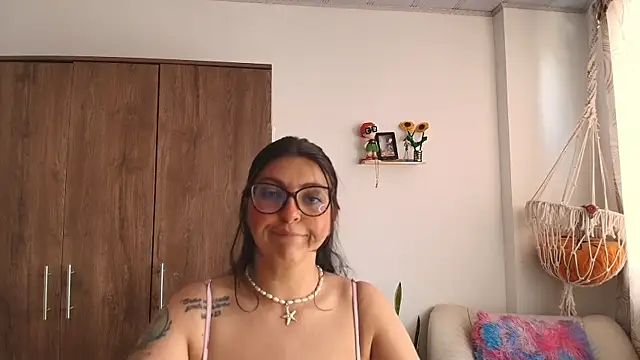 Vioolletta online show from July 2026 03:54:02 PM