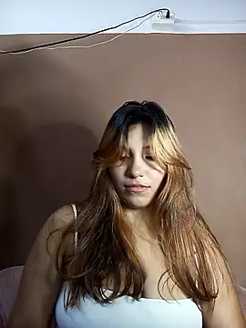 naomililu online show from April 2026 03:20:02 AM