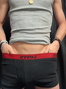 Snapshot of WhiteChocolateSwirlz chatting on April 2026 02:17:02 AM WhiteChocolateSwirlz online show from April 2026 02:17:02 AM