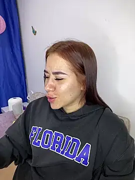 Snapshot of Im_Valen_Cute chatting on January 2025 12:09:01 AM Im Valen Cute online show from January 2025 12:09:01 AM