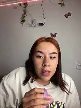 Snapshot of Im_Valen_Cute chatting on January 2025 11:24:01 PM Im Valen Cute online show from January 2025 11:24:01 PM