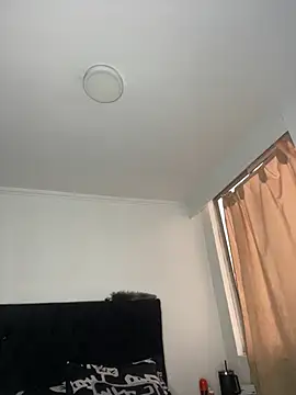 Snapshot of Im_Valen_Cute chatting on March 2025 10:24:02 PM Im Valen Cute online show from March 2025 10:24:02 PM