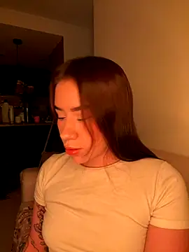 Snapshot of Im_Valen_Cute chatting on September 2025 01:42:01 AM Im Valen Cute online show from September 2025 01:42:01 AM