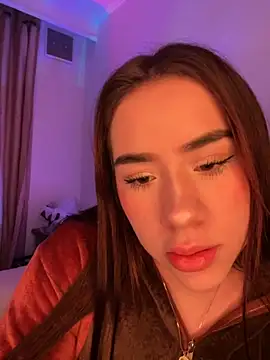 Snapshot of Im_Valen_Cute chatting on October 2025 01:16:02 AM Im Valen Cute online show from October 2025 01:16:02 AM