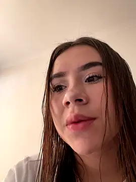 Snapshot of Im_Valen_Cute chatting on October 2025 05:26:02 PM Im Valen Cute online show from October 2025 05:26:02 PM