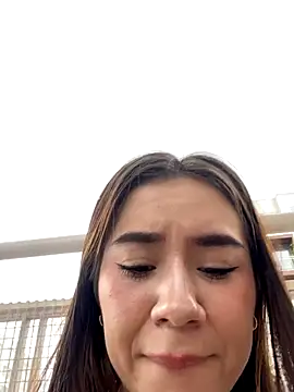 Snapshot of Im_Valen_Cute chatting on November 2025 04:40:01 PM Im Valen Cute online show from November 2025 04:40:01 PM