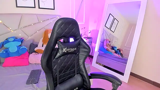 Amber  Sanchez online show from January 2025 01:31:02 AM