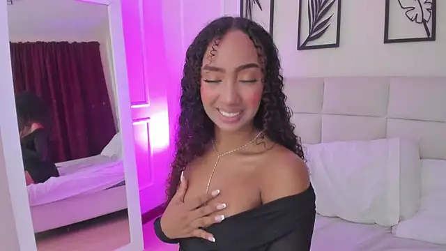 Amber  Sanchez online show from January 2025 06:22:01 AM