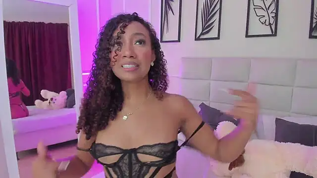 Amber  Sanchez online show from March 2025 06:47:02 AM