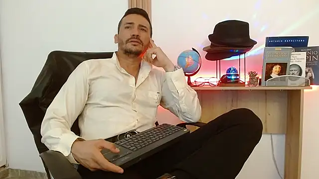 Reiko 85  online show from November 2025 03:55:01 PM