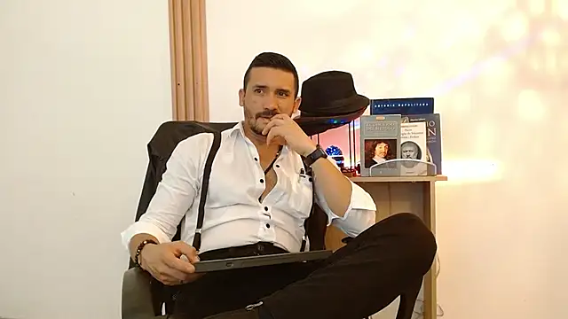 Reiko 85  online show from November 2025 07:19:02 PM