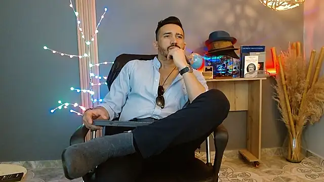 Reiko 85  online show from March 2026 07:30:01 PM