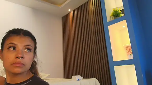 Snapshot of Antonella_Torres2 chatting on May 2026 03:26:02 AM Antonella Torres2 online show from May 2026 03:26:02 AM