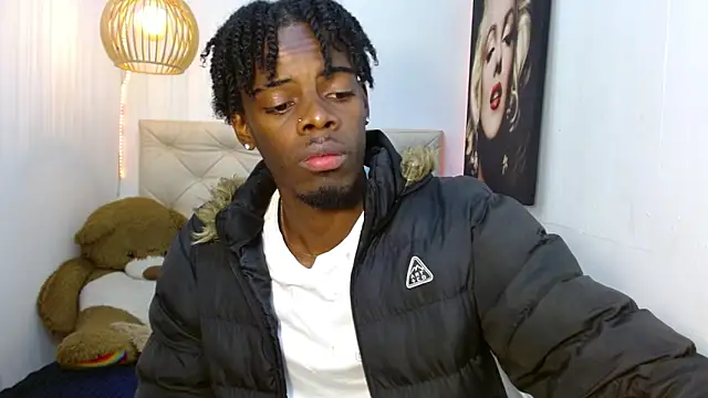 Snapshot of royce_ebony chatting on December 2024 02:34:02 AM royce ebony online show from December 2024 02:34:02 AM