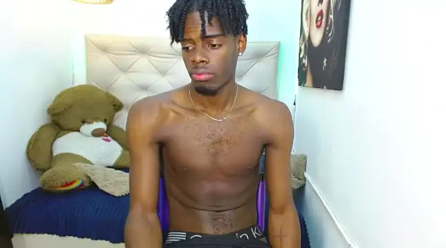 Snapshot of royce_ebony chatting on December 2024 07:07:02 AM royce ebony online show from December 2024 07:07:02 AM