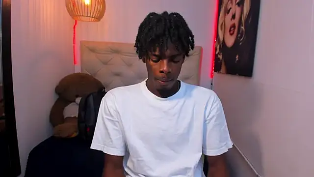 Snapshot of royce_ebony chatting on September 2025 03:06:02 AM royce ebony online show from September 2025 03:06:02 AM