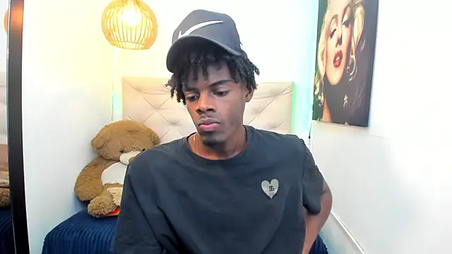 Snapshot of royce_ebony chatting on September 2025 02:55:01 AM royce ebony online show from September 2025 02:55:01 AM