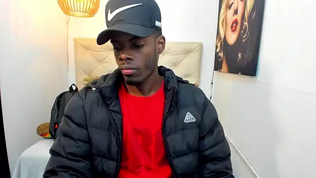 Snapshot of royce_ebony chatting on September 2025 03:08:02 AM royce ebony online show from September 2025 03:08:02 AM