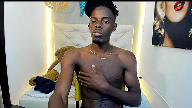 Snapshot of royce_ebony chatting on October 2025 02:55:02 AM royce ebony online show from October 2025 02:55:02 AM