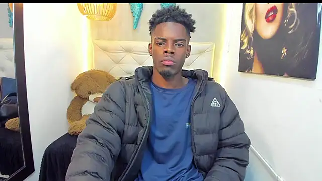 Snapshot of royce_ebony chatting on October 2025 02:12:01 AM royce ebony online show from October 2025 02:12:01 AM