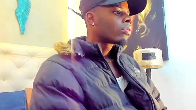 Snapshot of royce_ebony chatting on February 2026 02:43:01 AM royce ebony online show from February 2026 02:43:01 AM