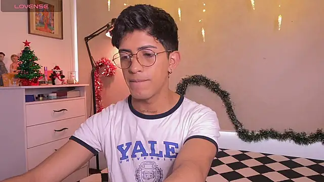 Snapshot of teobowny_ chatting on December 2025 06:47:02 PM teobowny online show from December 2025 06:47:02 PM